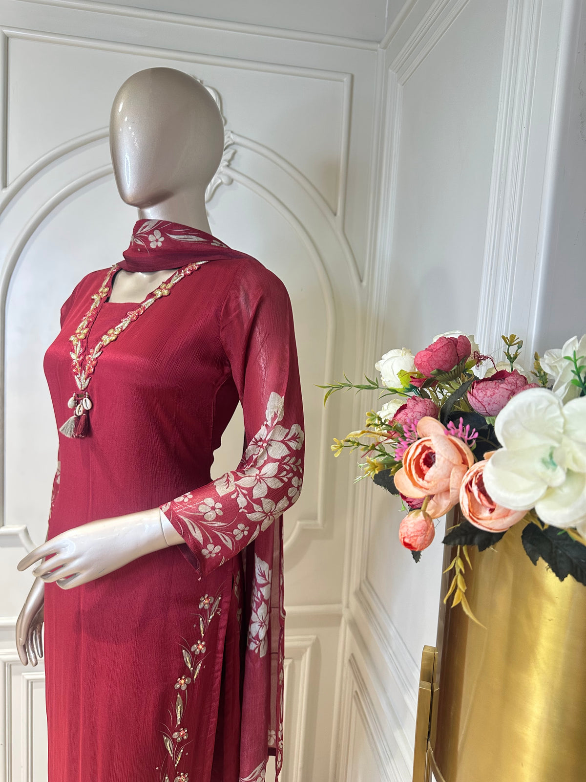 maroon suit set by Mamta Saree - dupatta detail