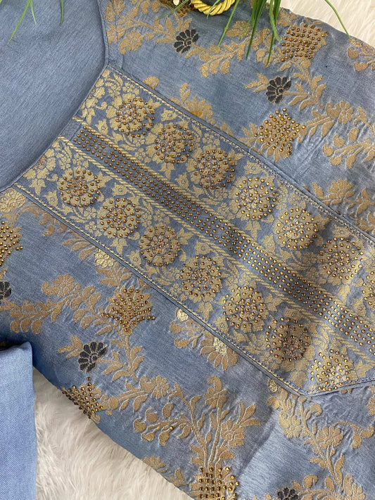 Regal Elegance: Handwoven Banarasi Silk Suit