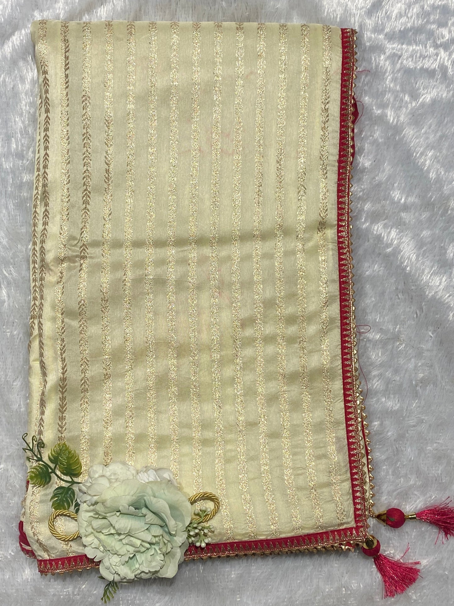 SOFT DOLA SILK SAREE WITH CONTRAST BORDER