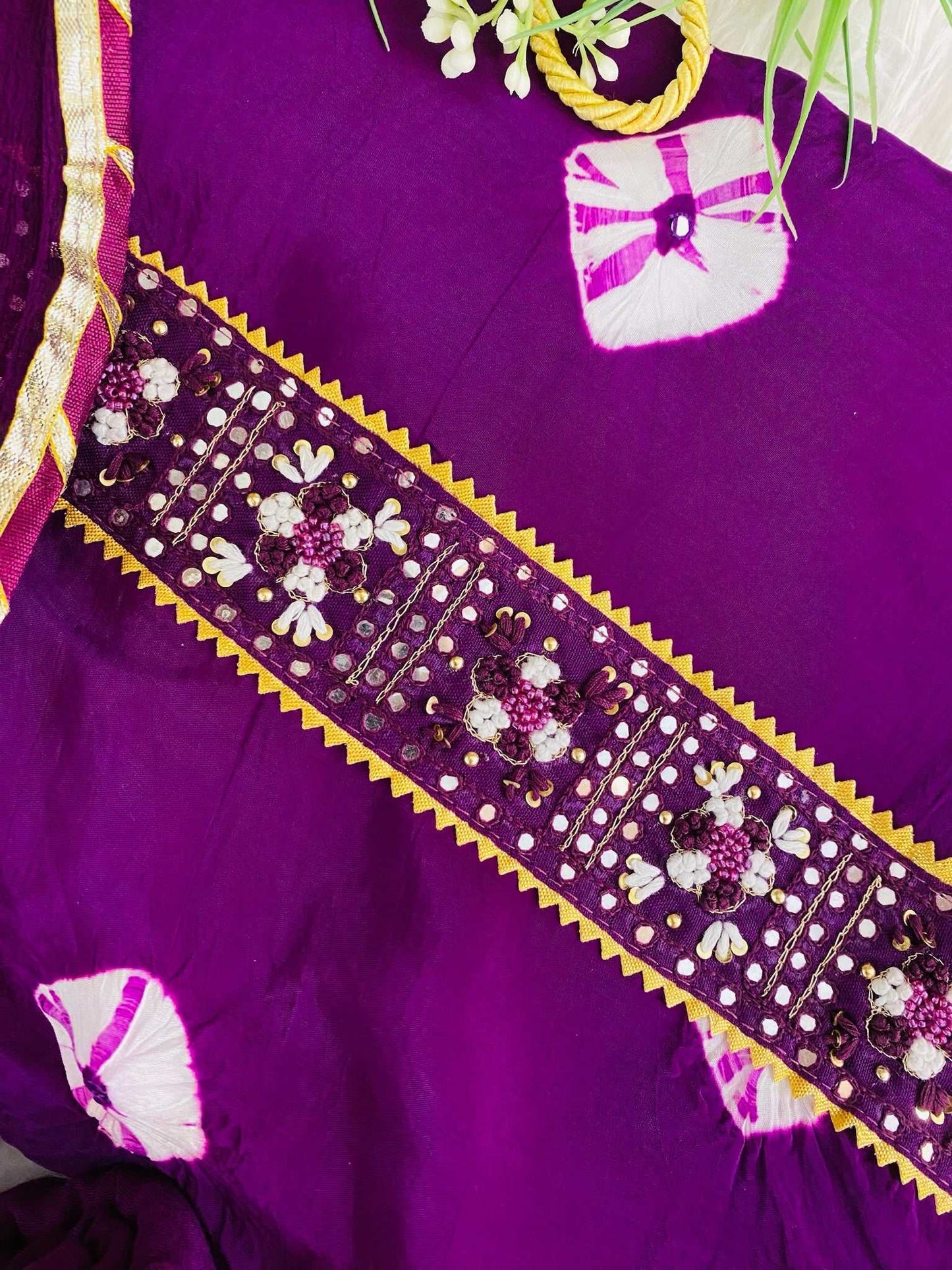 Bandhani Cerep Suit