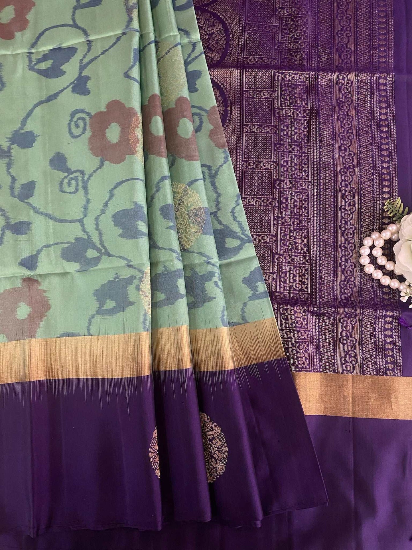 Ikkat Green Dual Tone silk sare