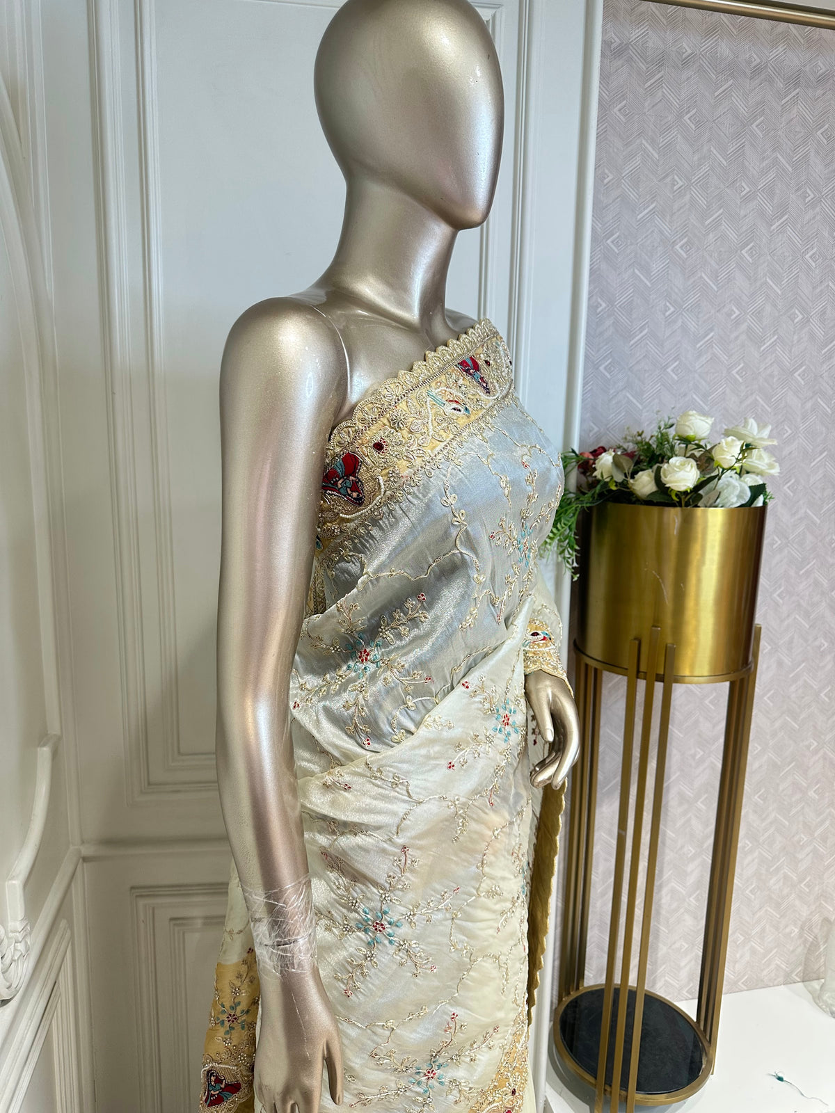 teal green saree by Mamta Saree - border detail