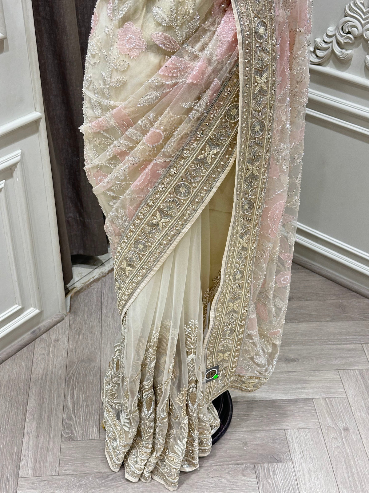 Ivory Saree by Mamta Saree - pallu border detail