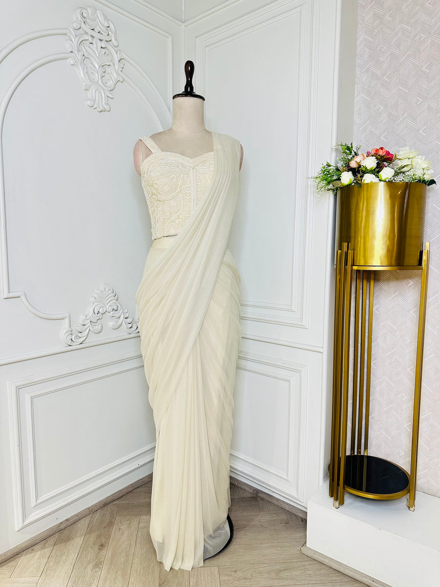 Ivory saree by Mamta Saree - pallu and blouse detail