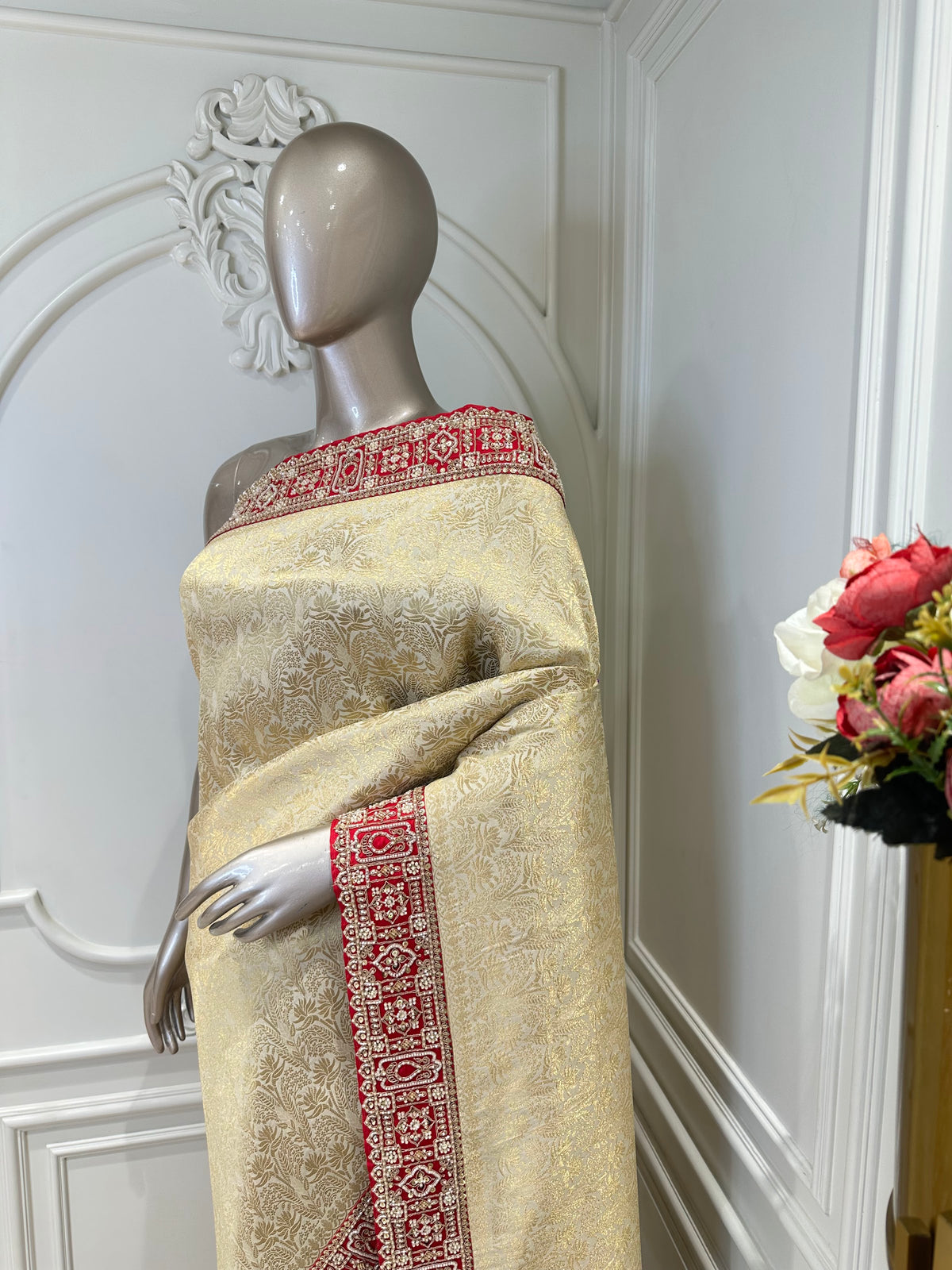Golden saree by Mamta Saree - pallu