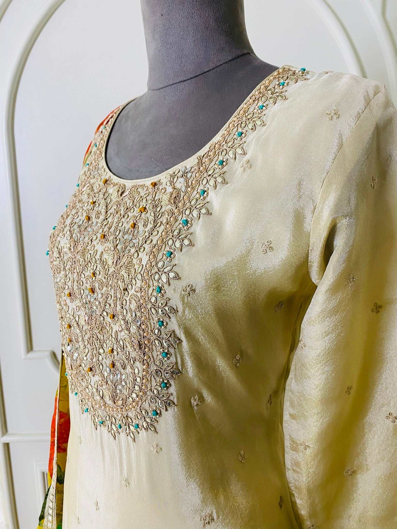 Chic Off-White Skirt Set with Floral Dupatta