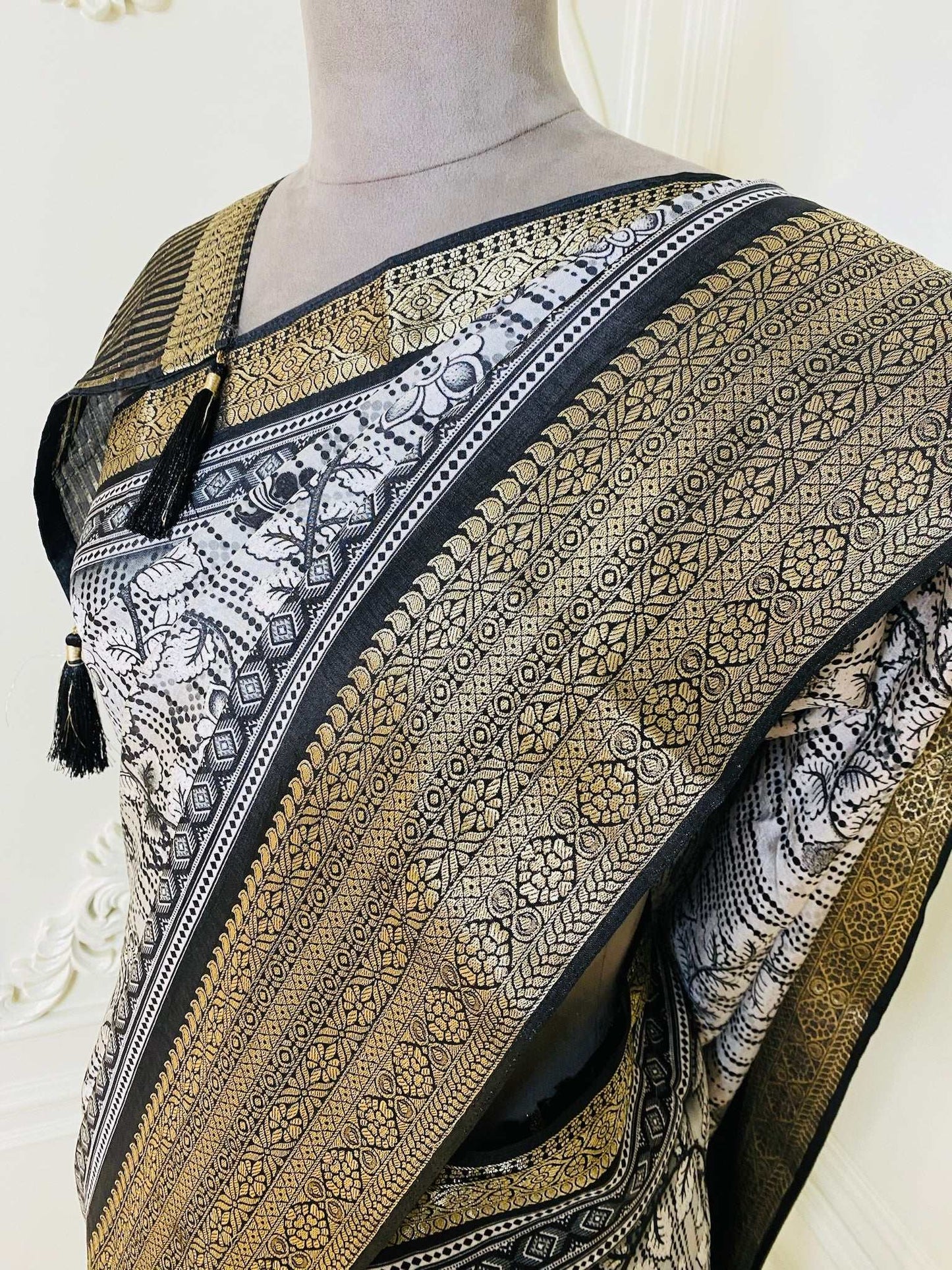 Black and white Printed Saree
