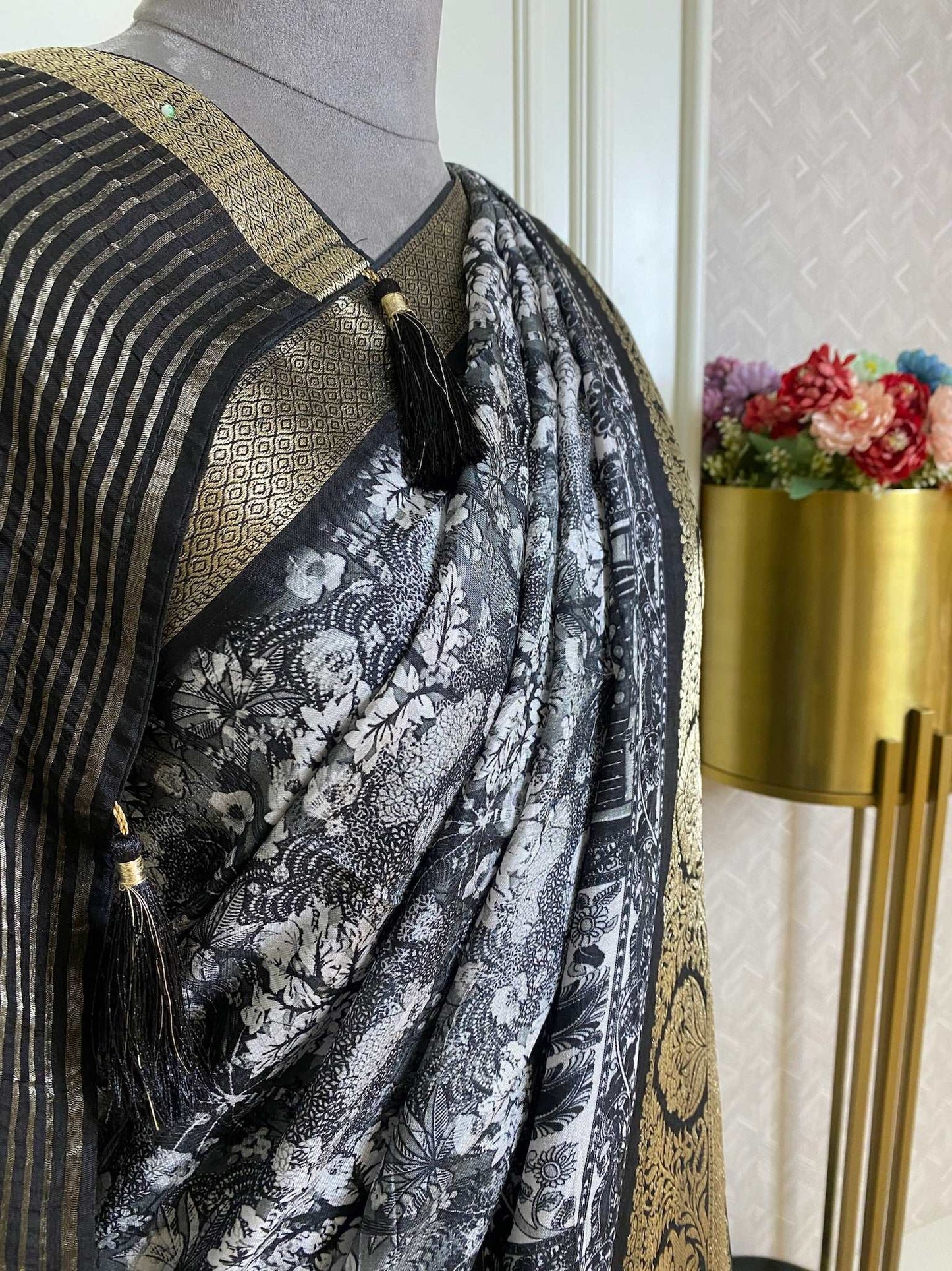 Printed Black And White Saree