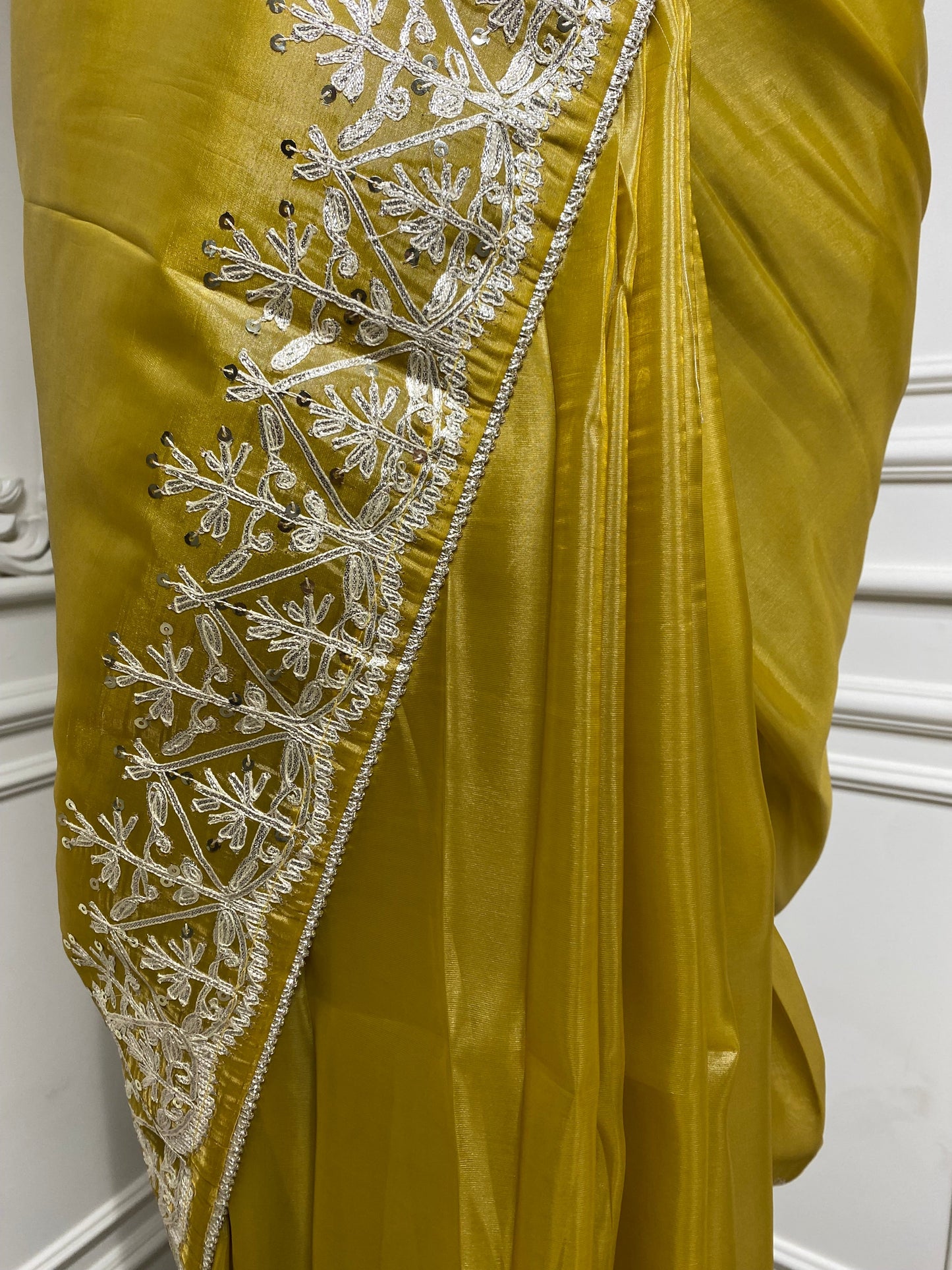 wrinkle free fabric with goat work border