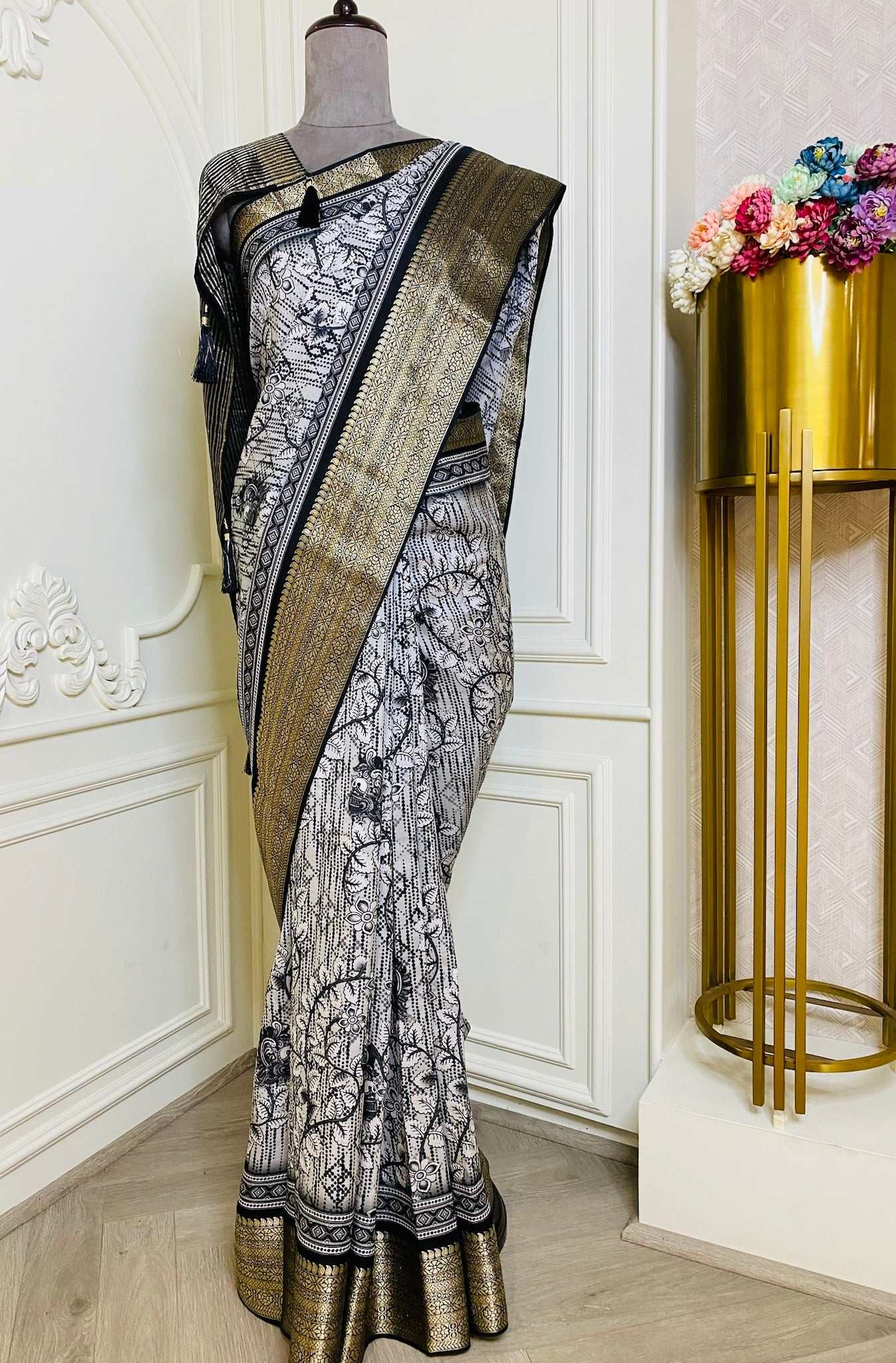 Black and white Printed Saree