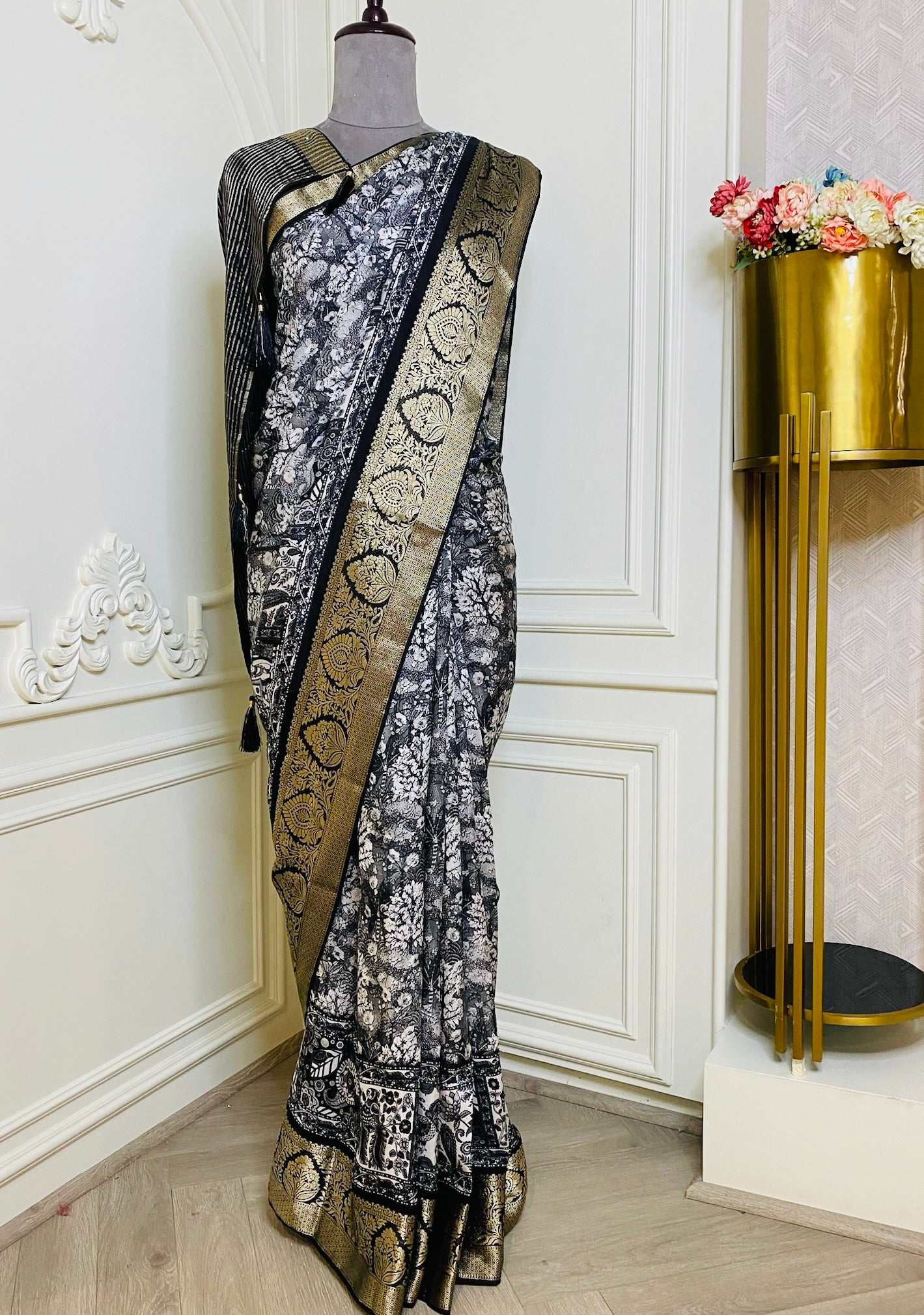 Printed Black And White Saree
