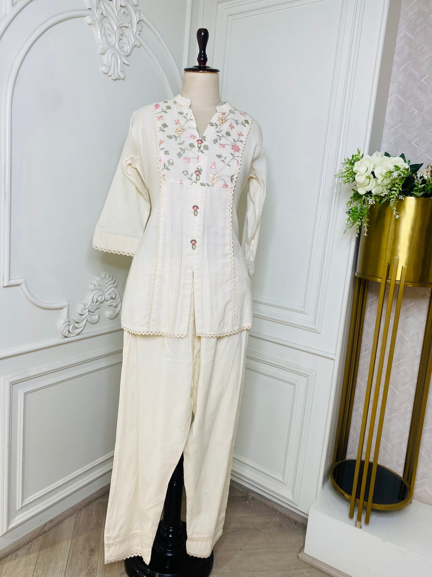 Ivory Floral Embroidered Kurta Set