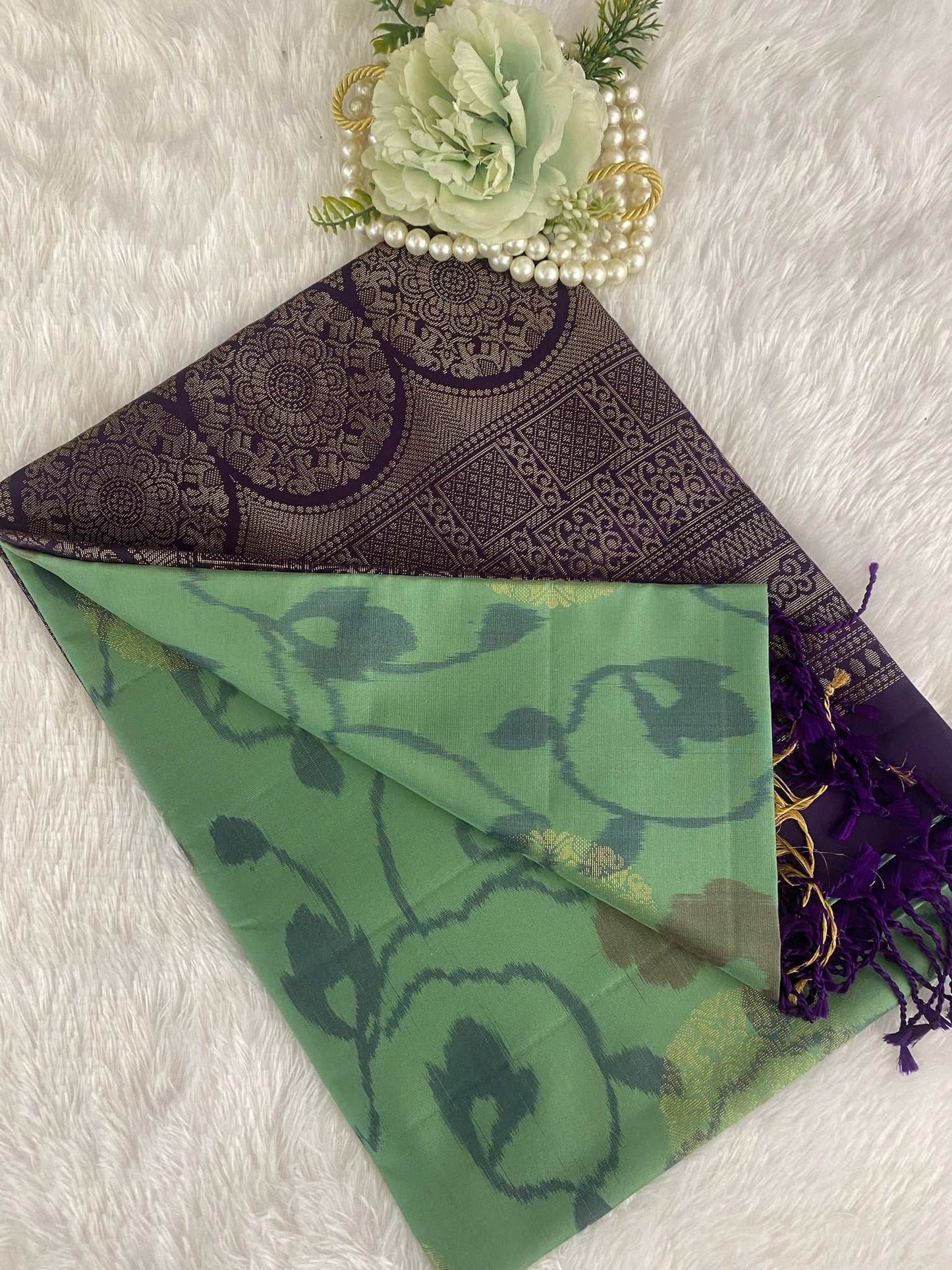 Ikkat Green Dual Tone silk sare