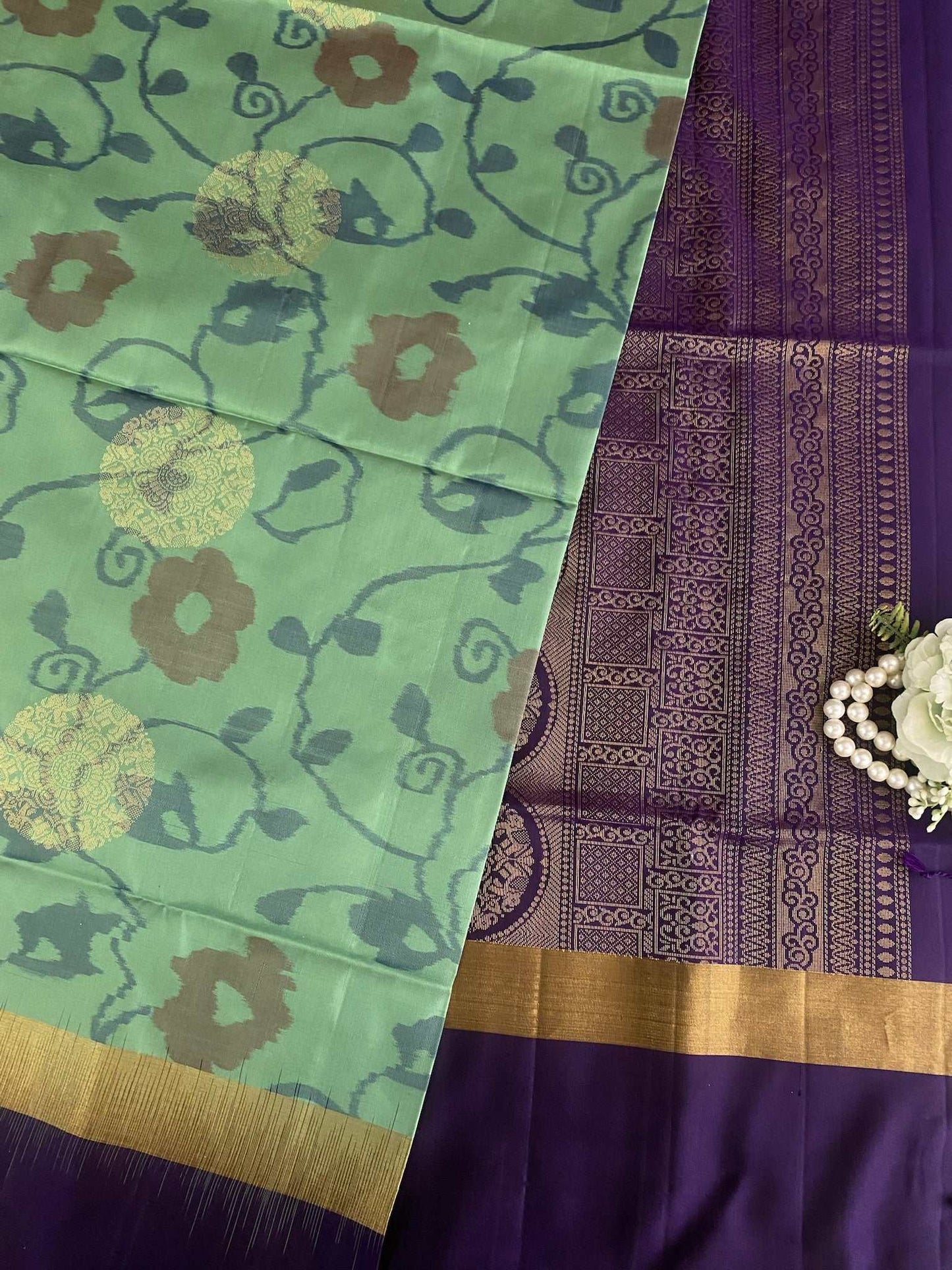 Ikkat Green Dual Tone silk sare